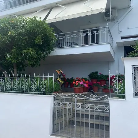 Anna House 2 *